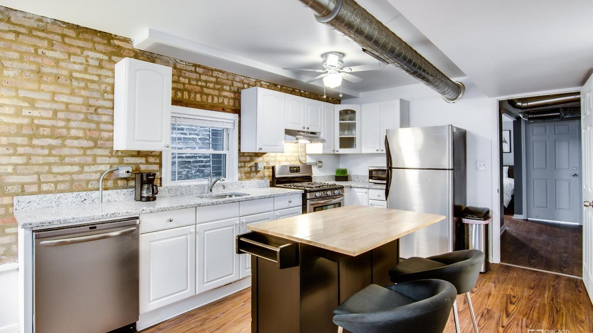 Wicker Park 6bd 4ba, Steps From Cta, Parking Incl Holiday home *