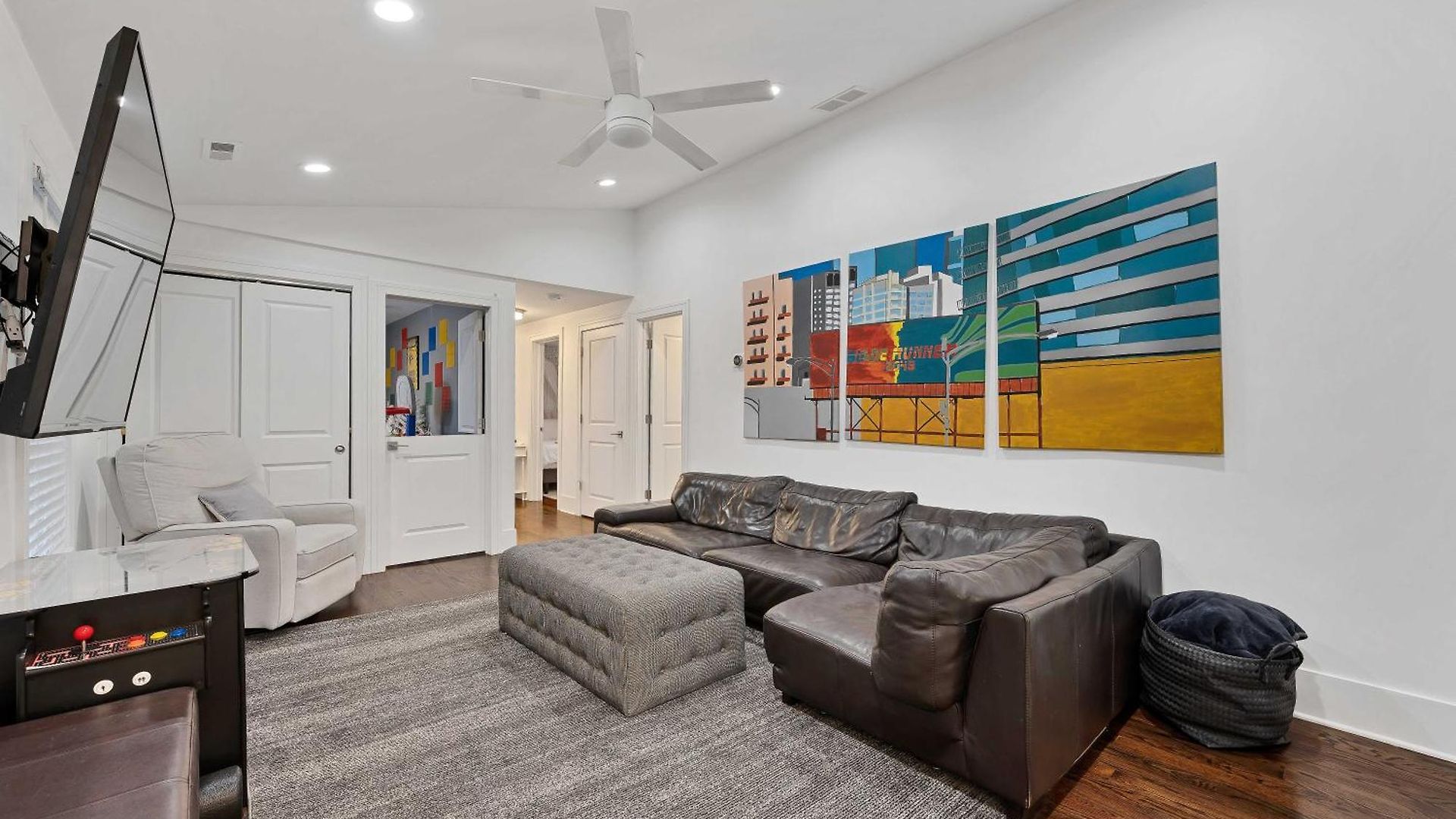 Wicker Park 6bd 4ba, Steps From Cta, Parking Incl Holiday home