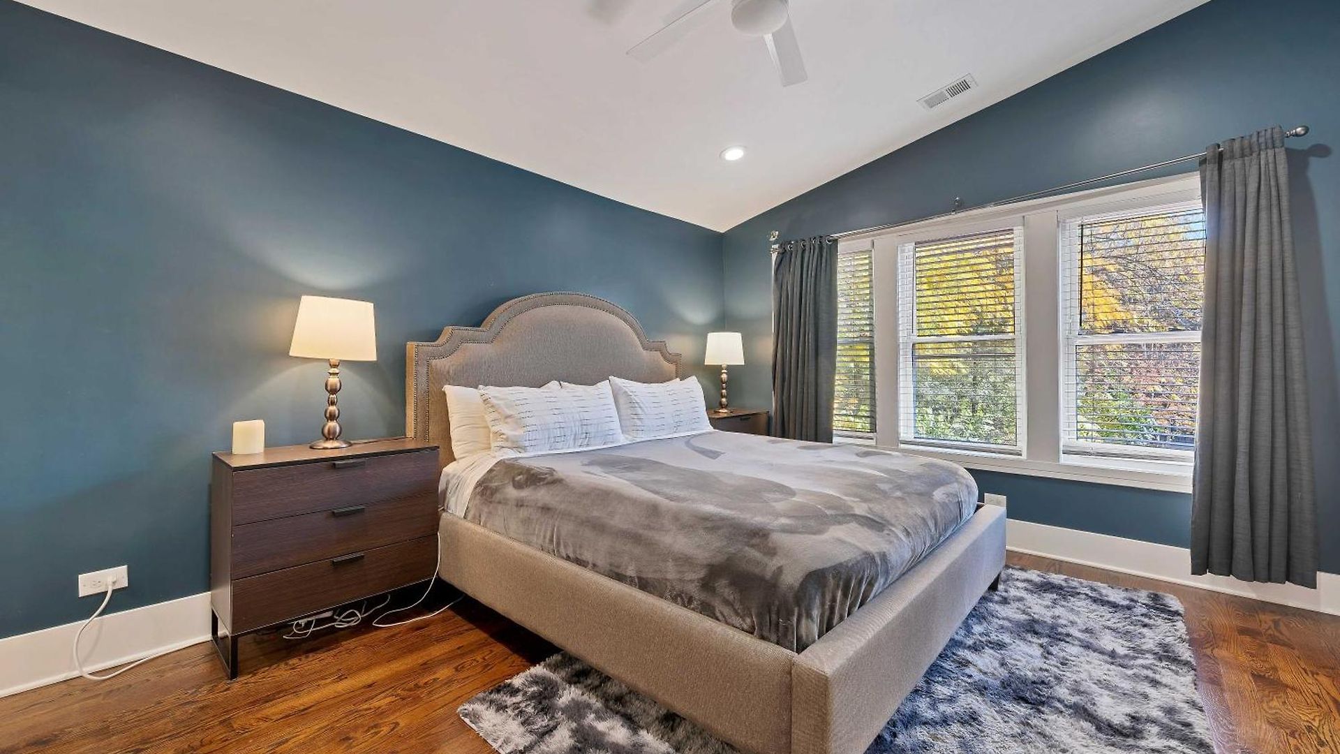 Holiday home Wicker Park 6bd 4ba, Steps From Cta, Parking Incl