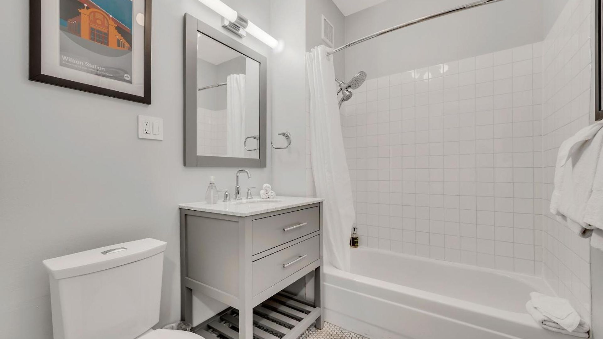 Steps To The Lakefront! Uptown Beauty Is Everything Need For A Perfect Getaway *