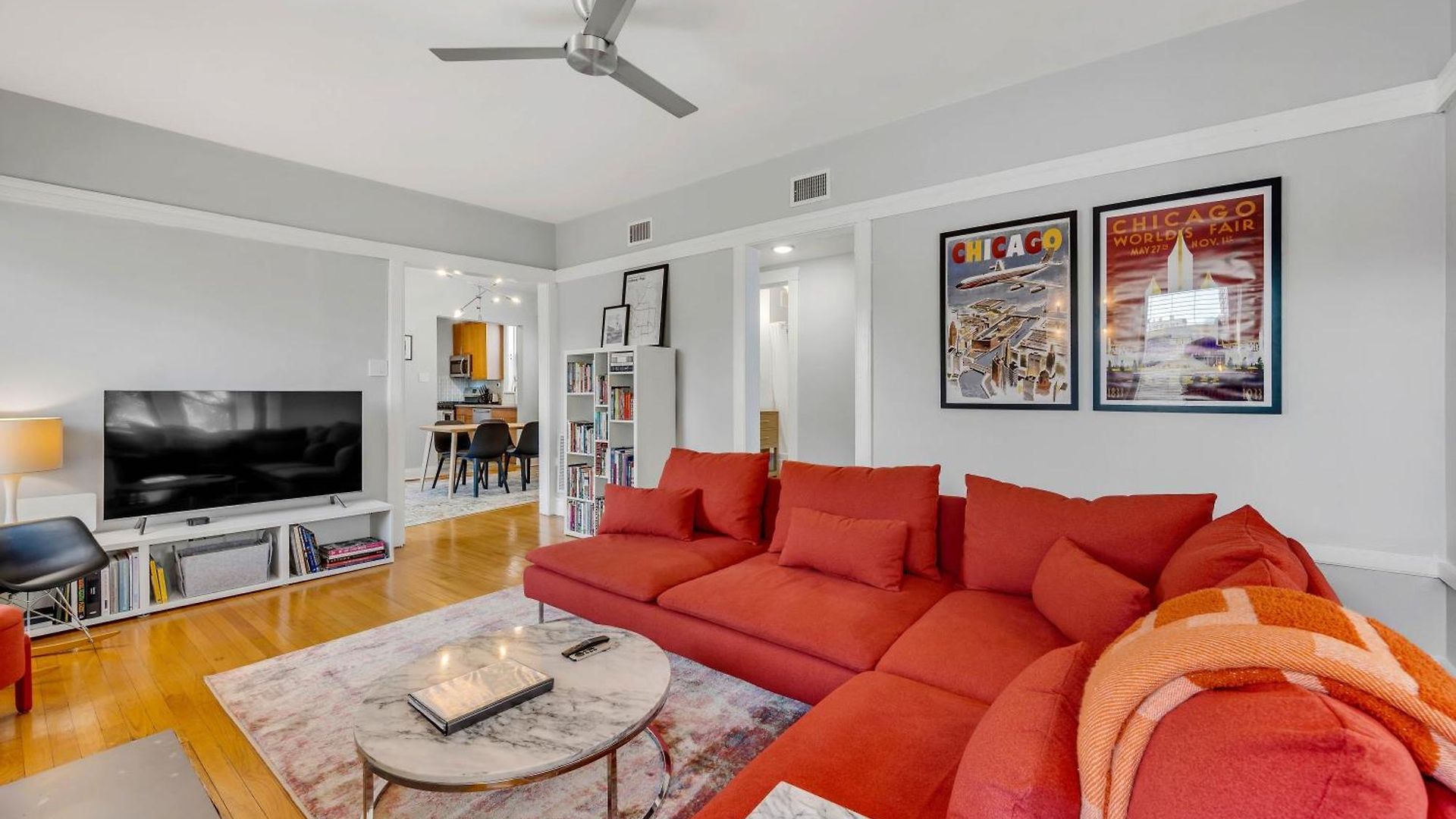 Steps To The Lakefront! Uptown Beauty Is Everything Need For A Perfect Getaway