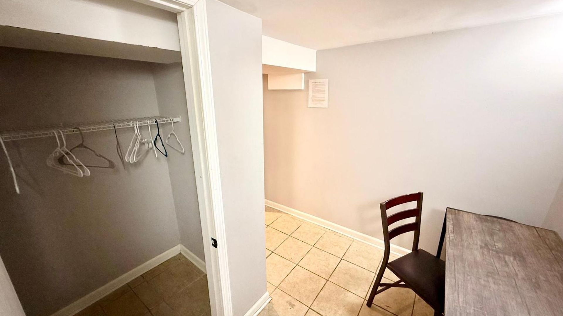 Homestay Close To Downtown - Free Parking *
