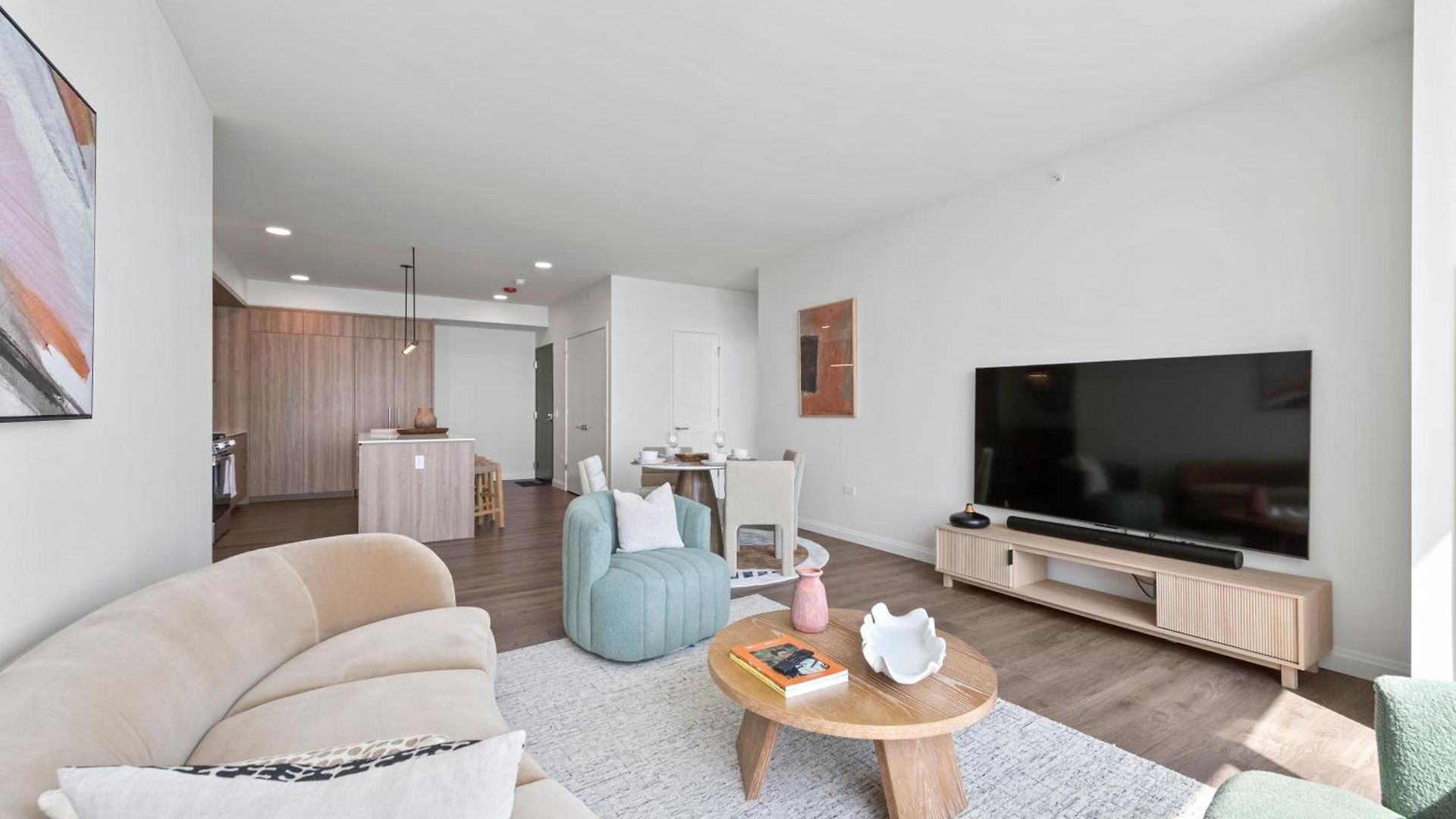 Apartment Lux Apts With Views And Amenities Chicago