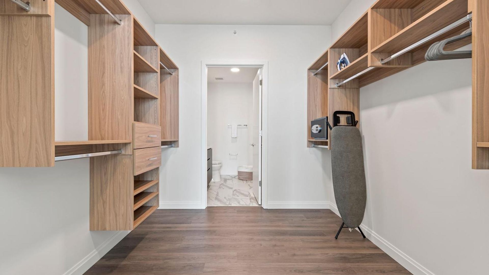 Lux Apts With Views And Amenities Apartment Chicago
