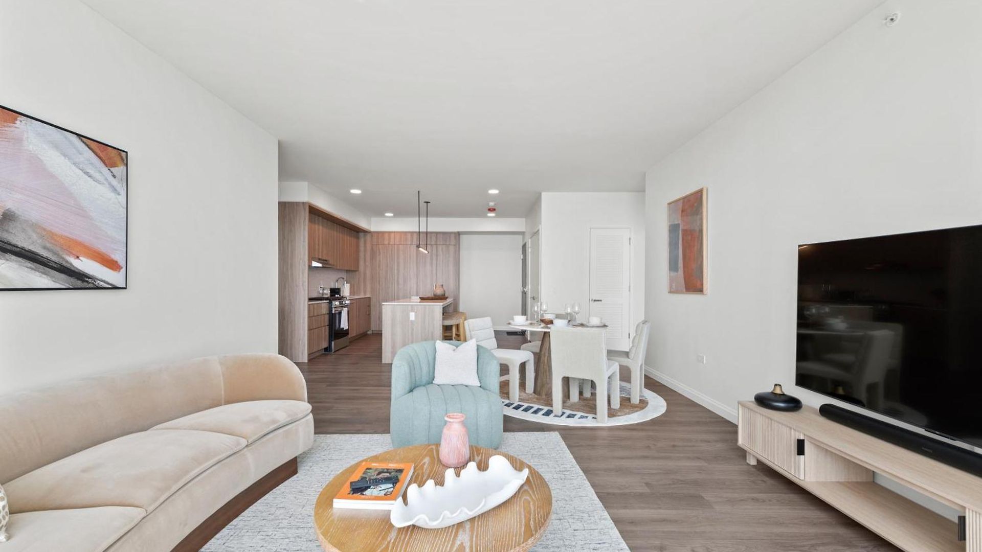 Lux Apts With Views And Amenities Apartment *