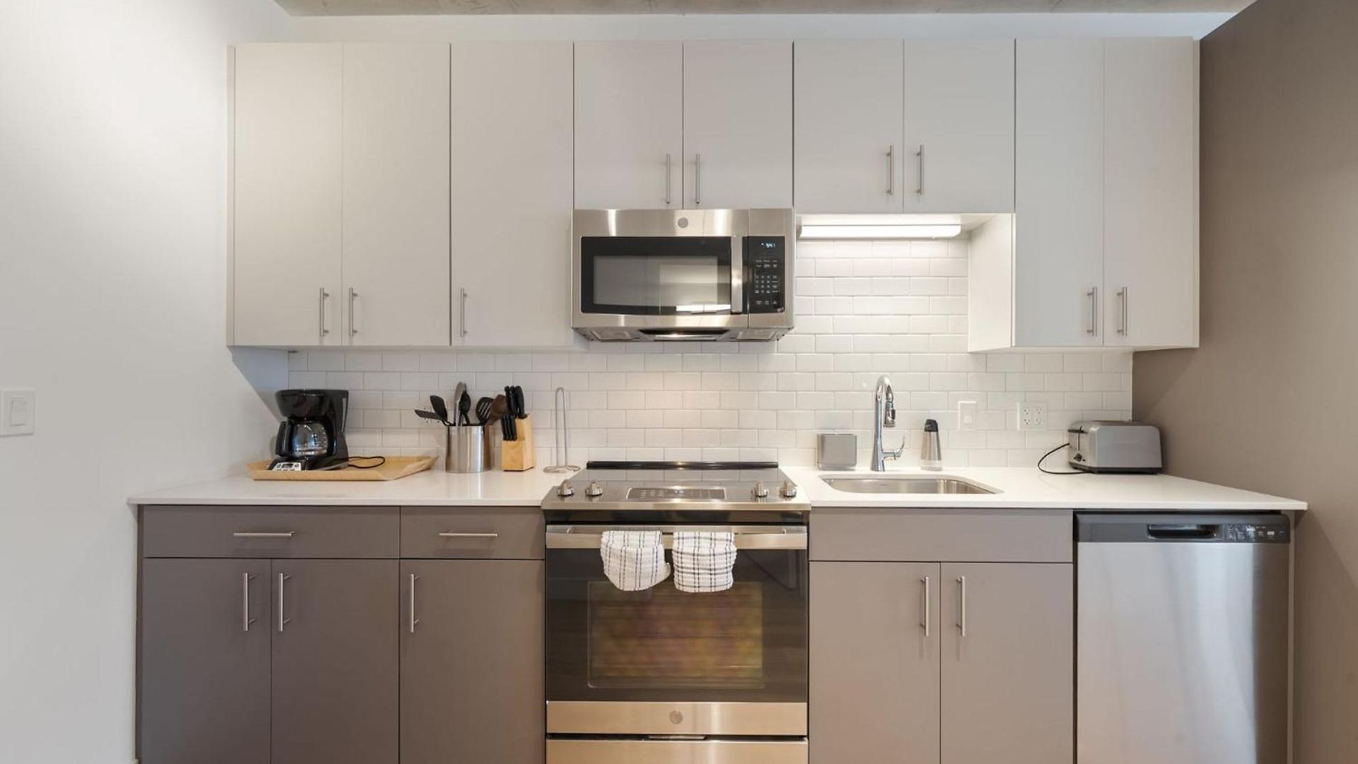 Hotel Sophisticated 4br - Modern And Luxurious Chicago