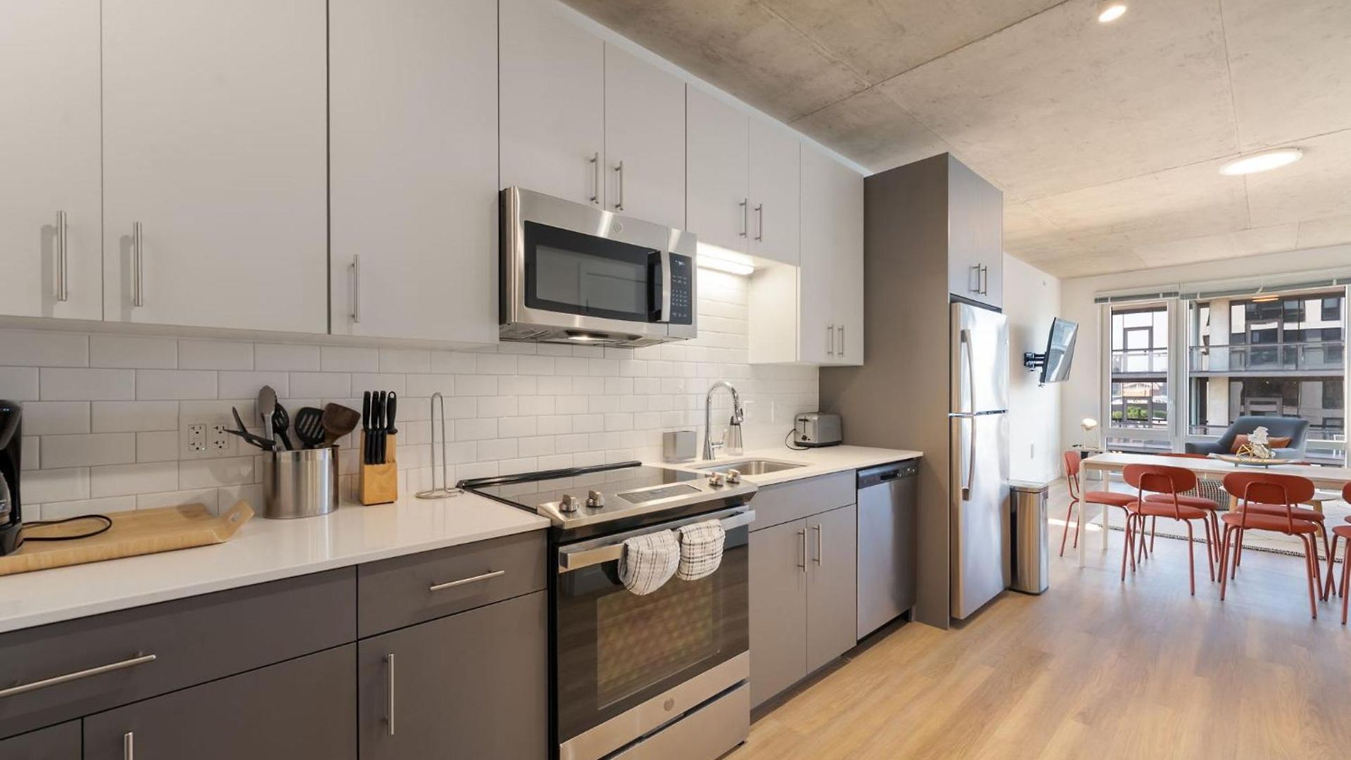 Hotel Sophisticated 4br - Modern And Luxurious