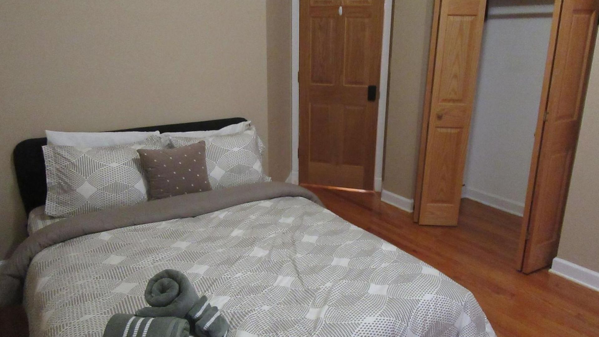 Apartment Hyde Park Shared Chicago