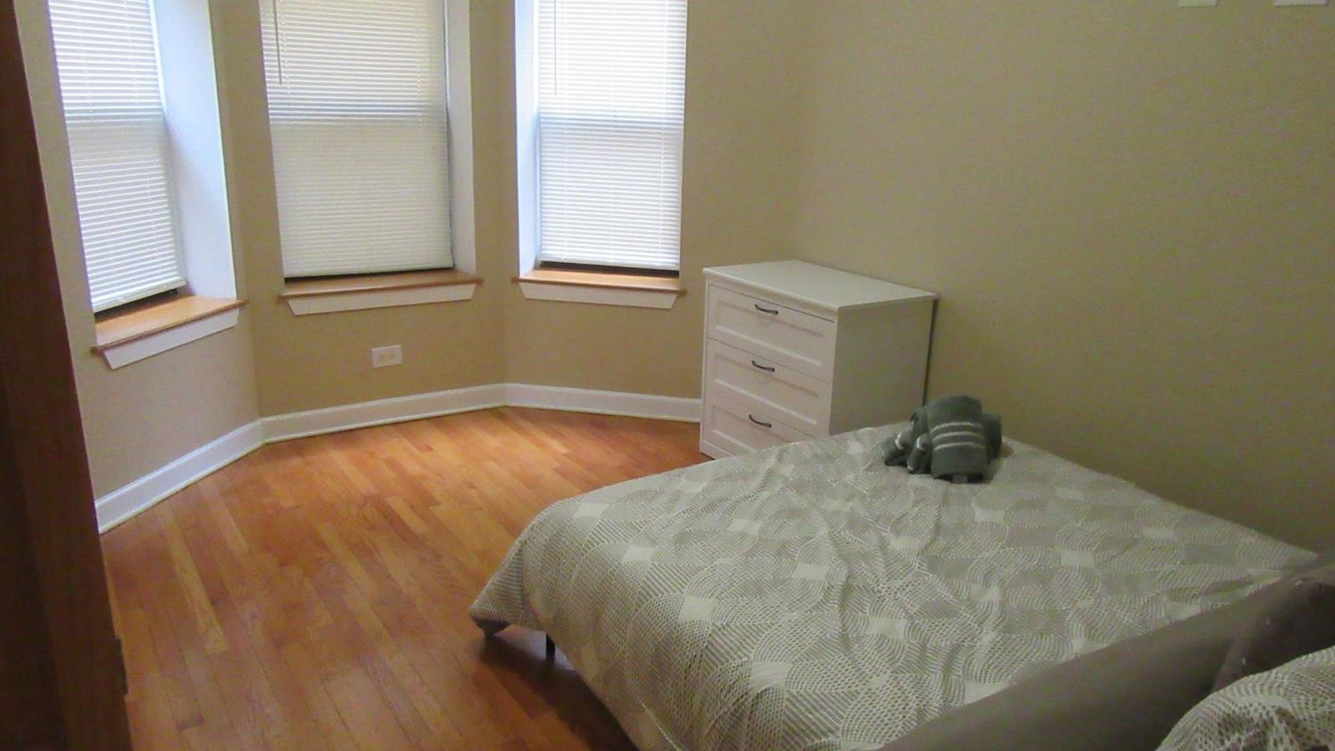 Hyde Park Shared Apartment Chicago