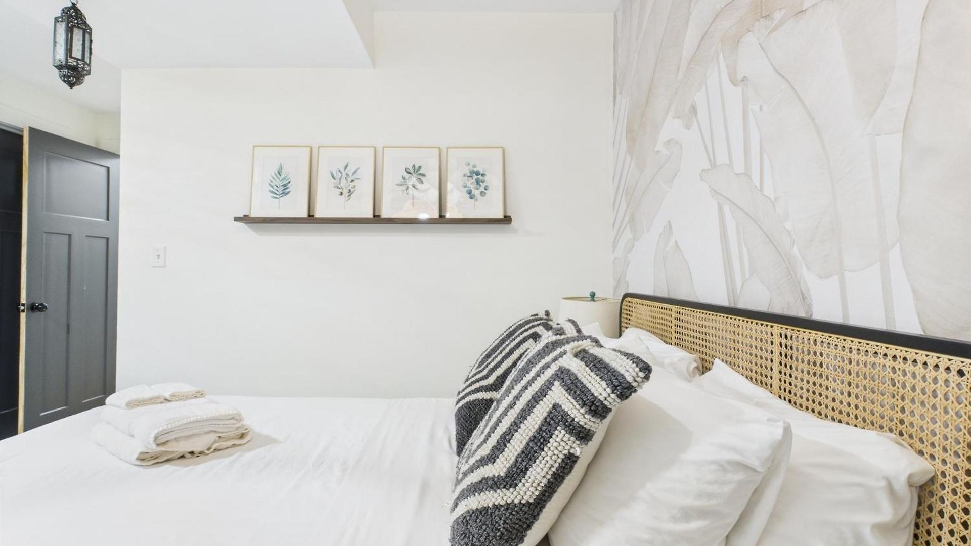 Charming Getaway With Patio * Chicago