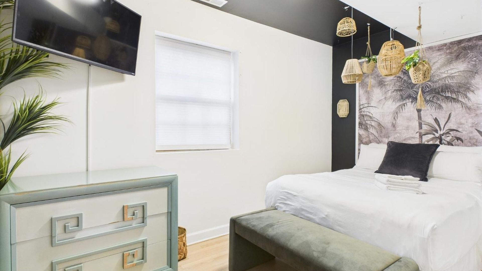 Apartment Charming Getaway With Patio *