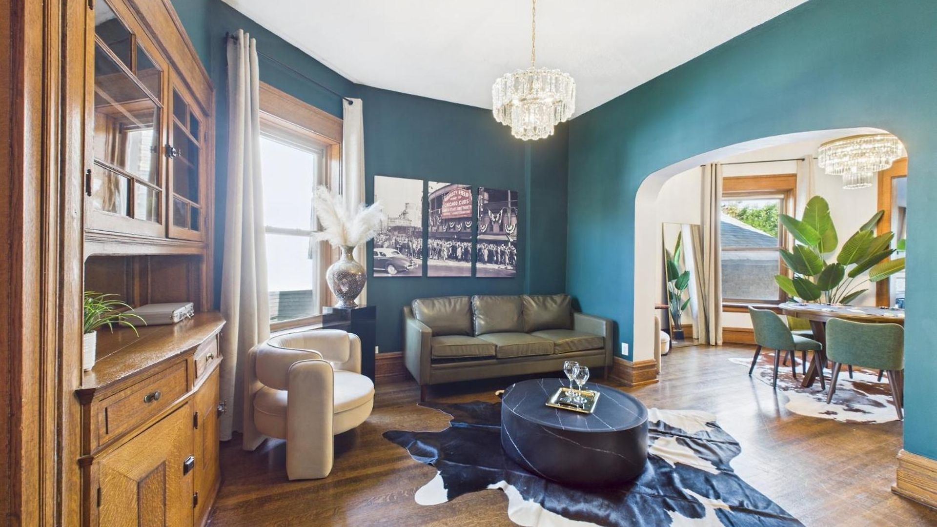 Wrigleyville Gem With Hidden Bar & Vintage Charm Chicago