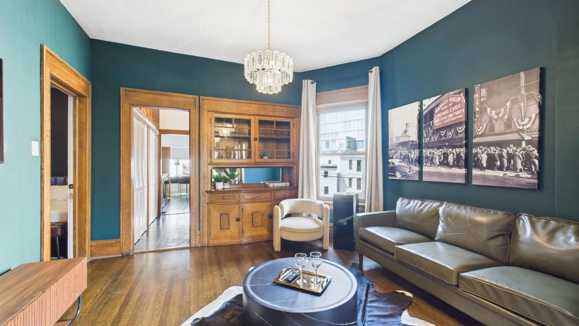 Wrigleyville Gem With Hidden Bar & Vintage Charm Chicago