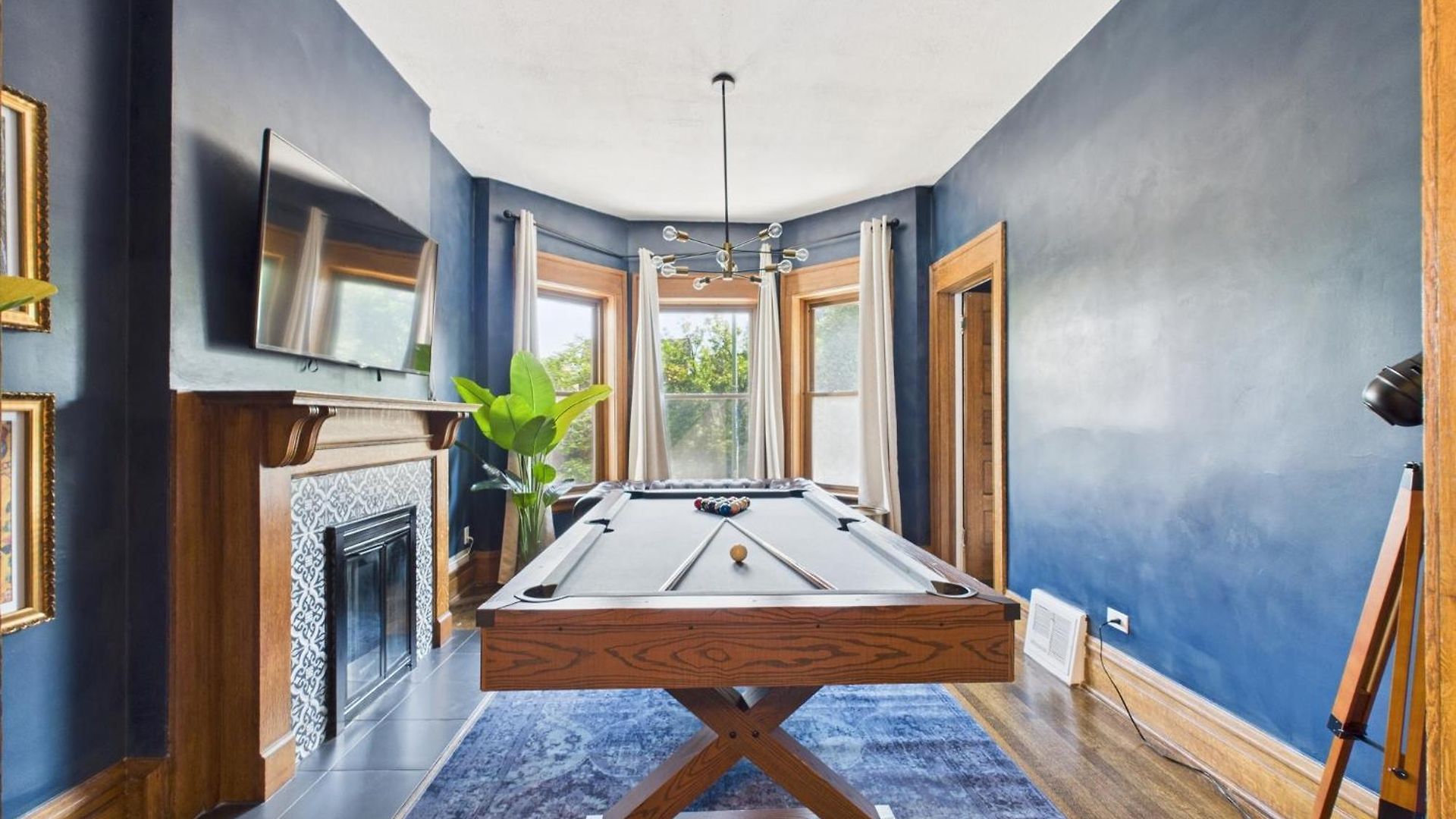 Wrigleyville Gem With Hidden Bar & Vintage Charm *