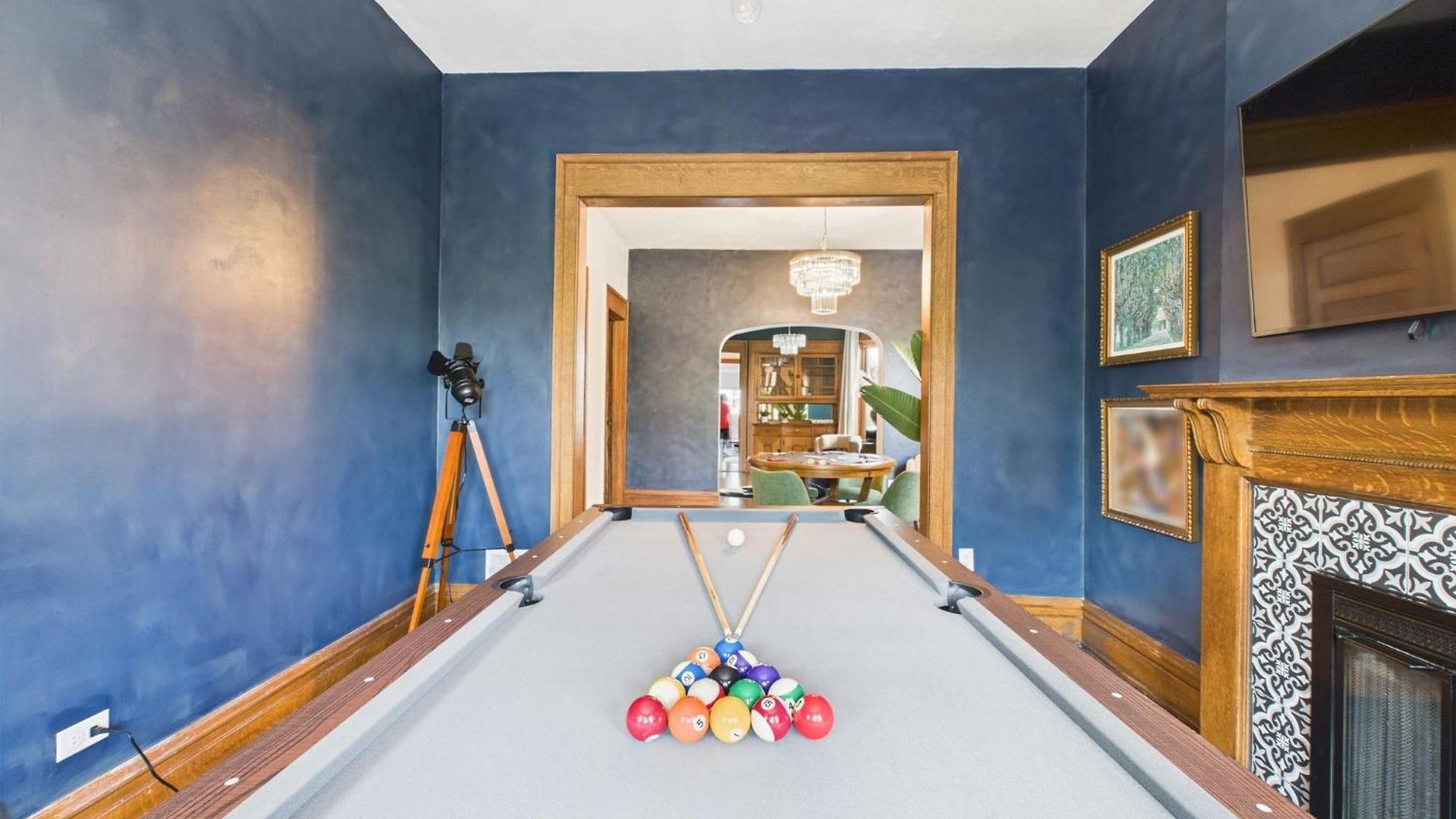 Wrigleyville Gem With Hidden Bar & Vintage Charm Apartment