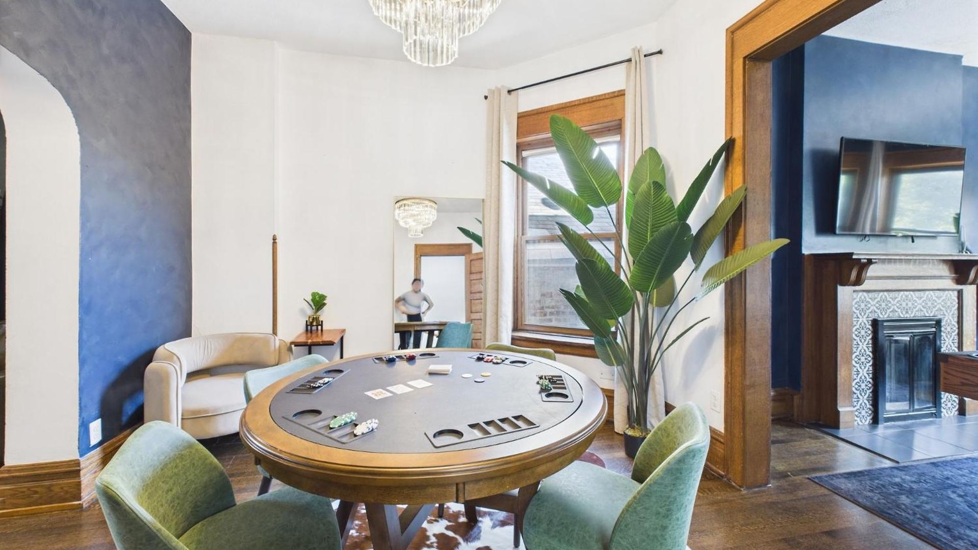 Wrigleyville Gem With Hidden Bar & Vintage Charm *