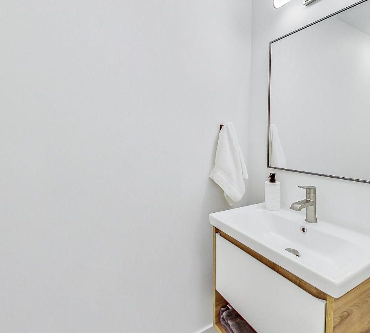 East Lincoln Park Gem Spacious 4 Br Chicago