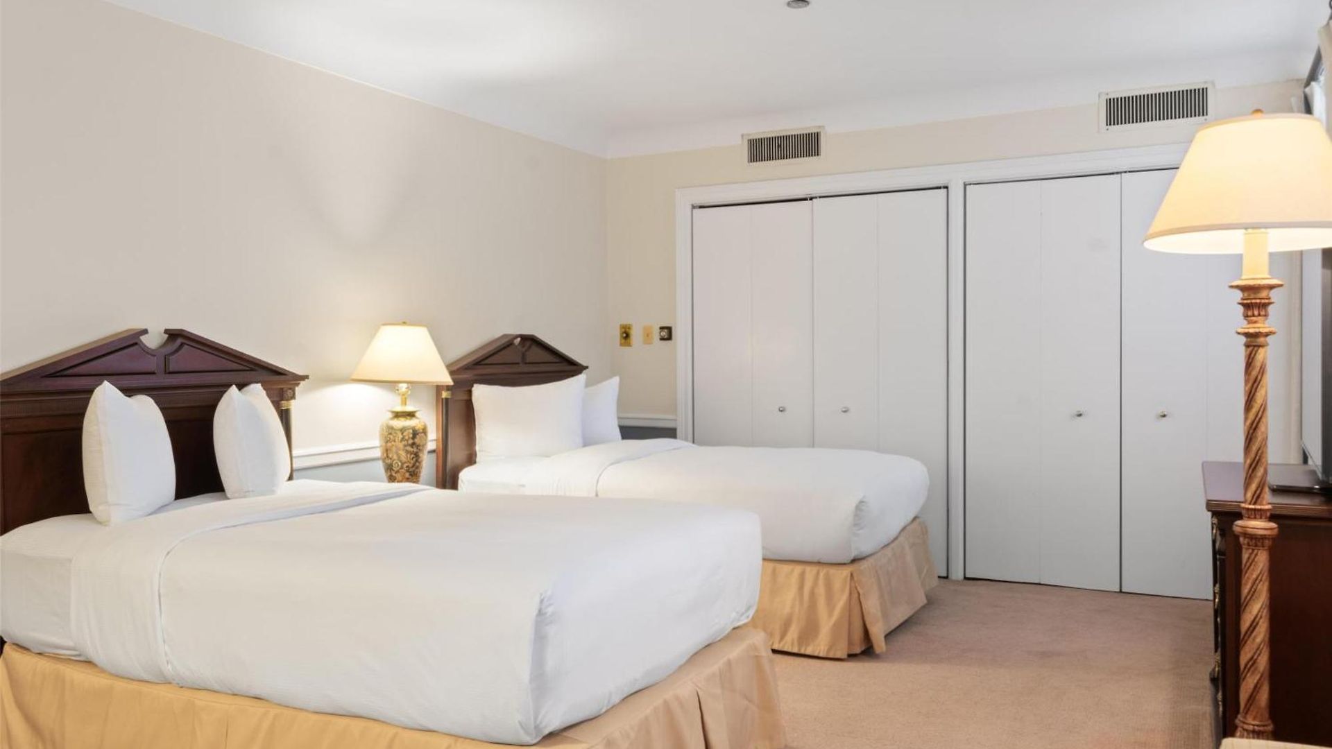 The Drake Hotel 4*