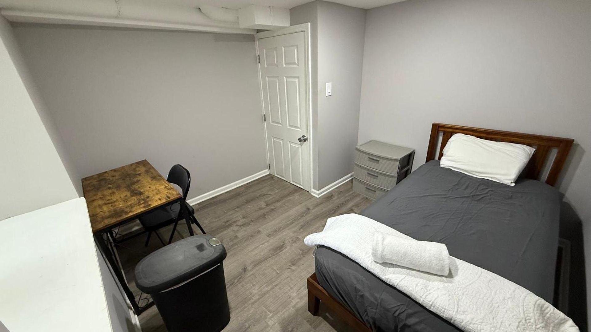 Super Amazing Place To Near Downtown! Free Parking Homestay