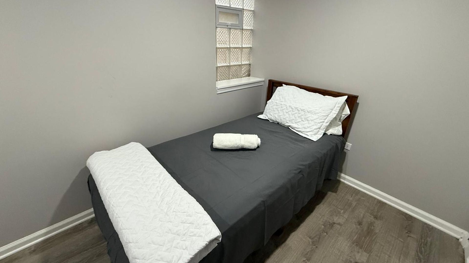 Super Amazing Place To Near Downtown! Free Parking *