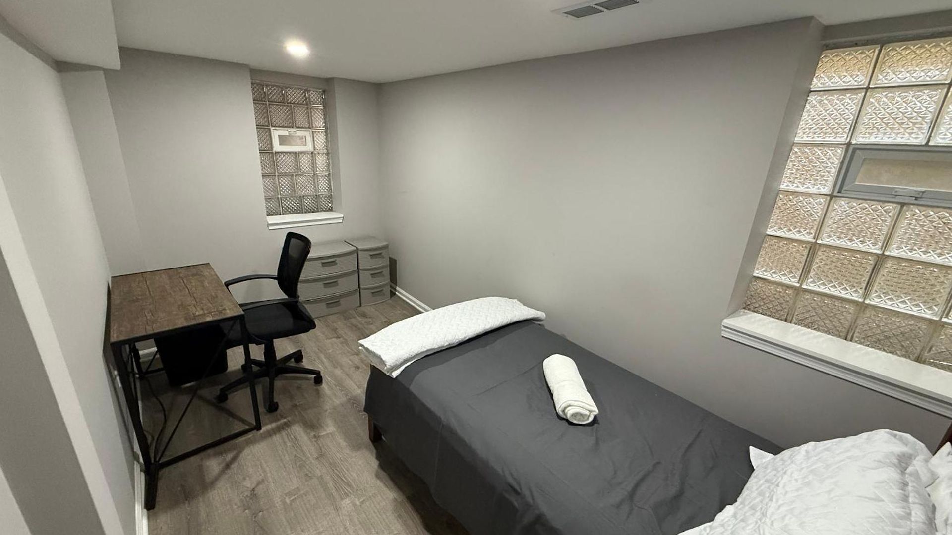Homestay Super Amazing Place To Near Downtown! Free Parking *
