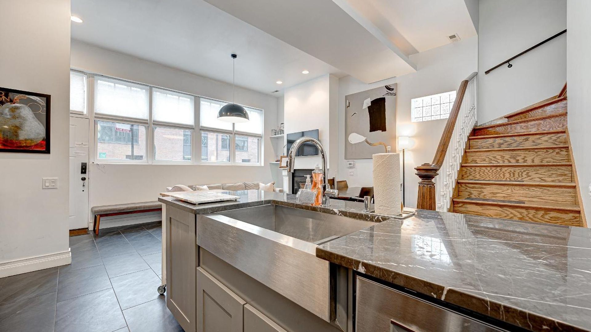 Large With Outdoor Deck In Historic District Holiday home