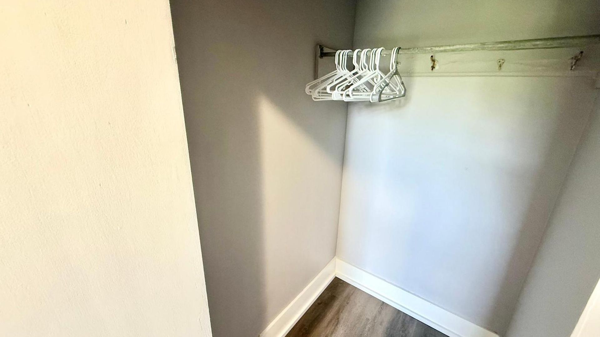 Beautiful Near Downtwon - Free Parking! *