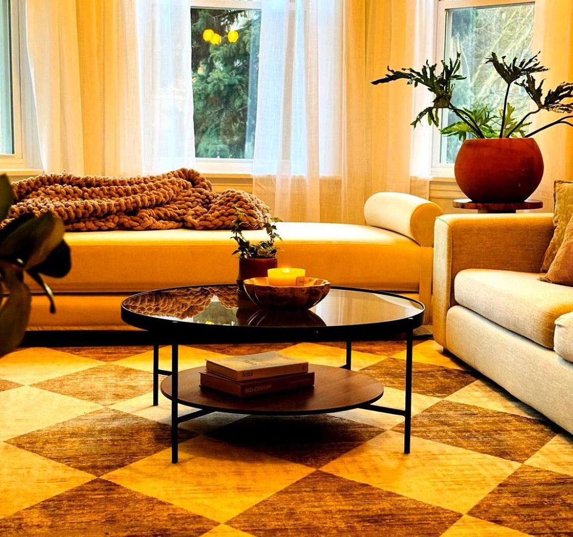 Stunning 3 Bedrooms 2 Bathrooms Getaway Chicago!