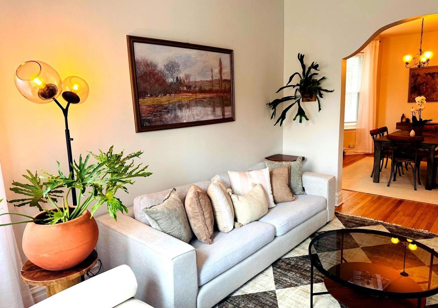Stunning 3 Bedrooms 2 Bathrooms Getaway Chicago! Apartment