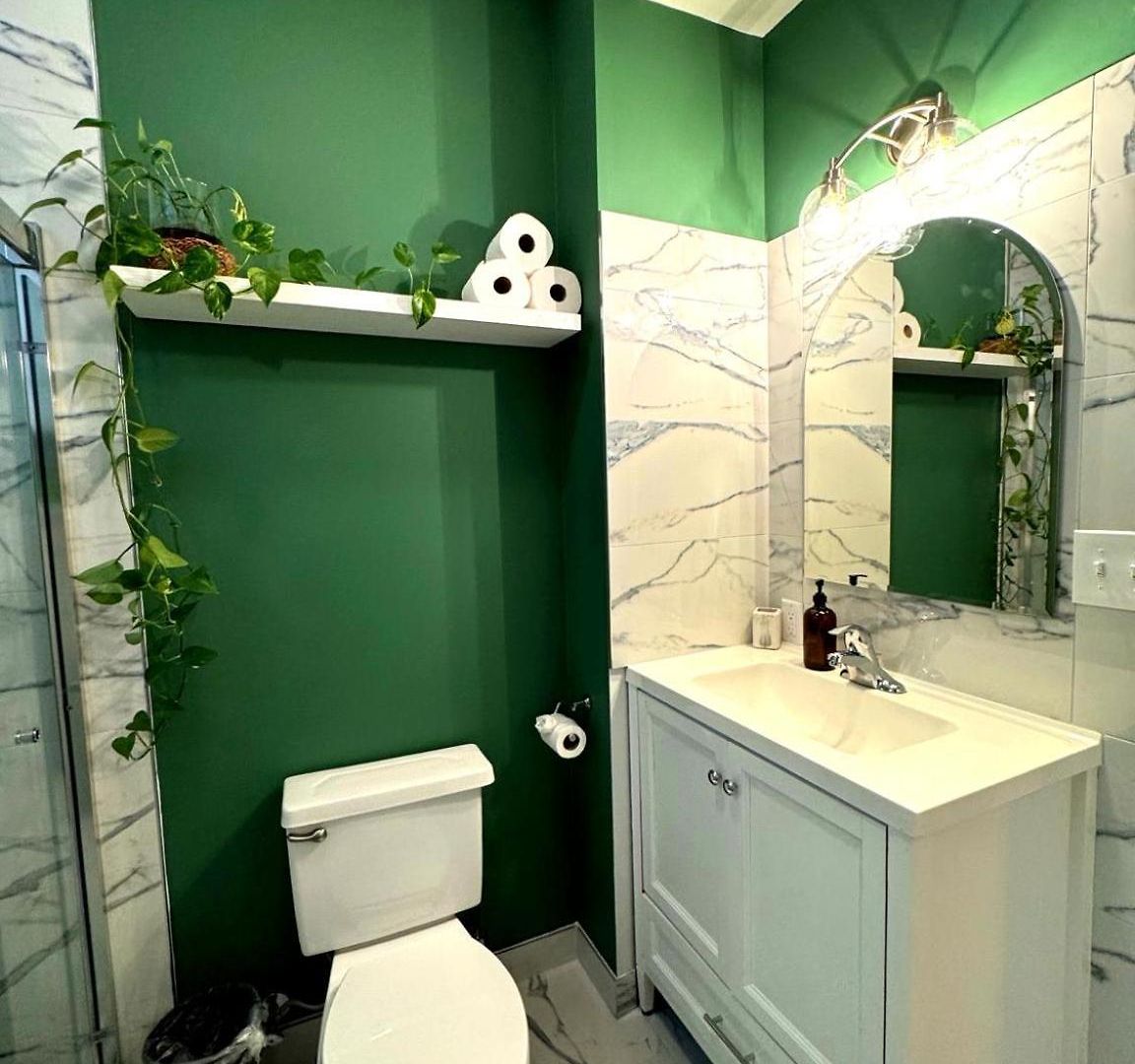 Stunning 3 Bedrooms 2 Bathrooms Getaway Chicago! Chicago