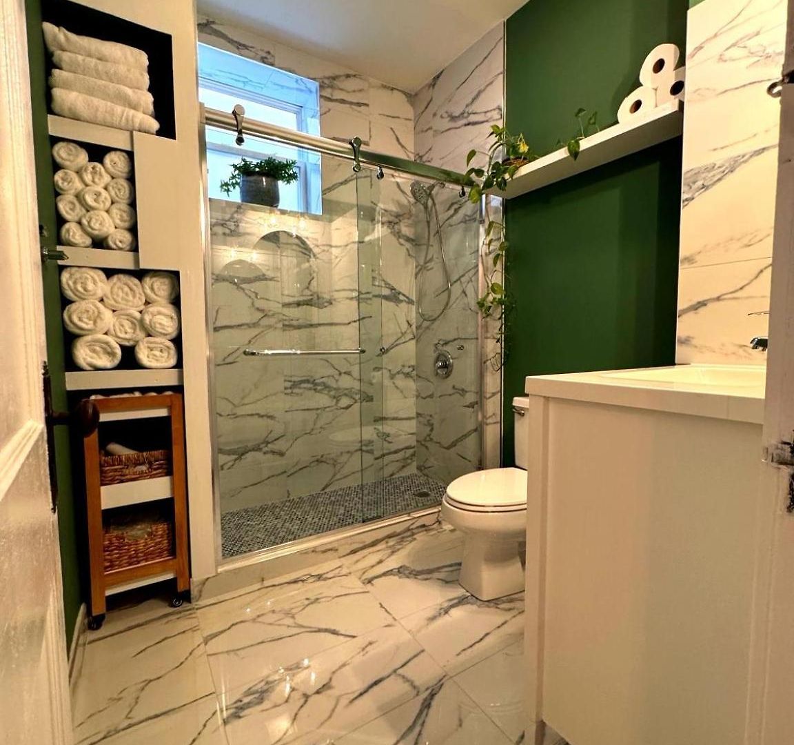 Apartment Stunning 3 Bedrooms 2 Bathrooms Getaway Chicago!