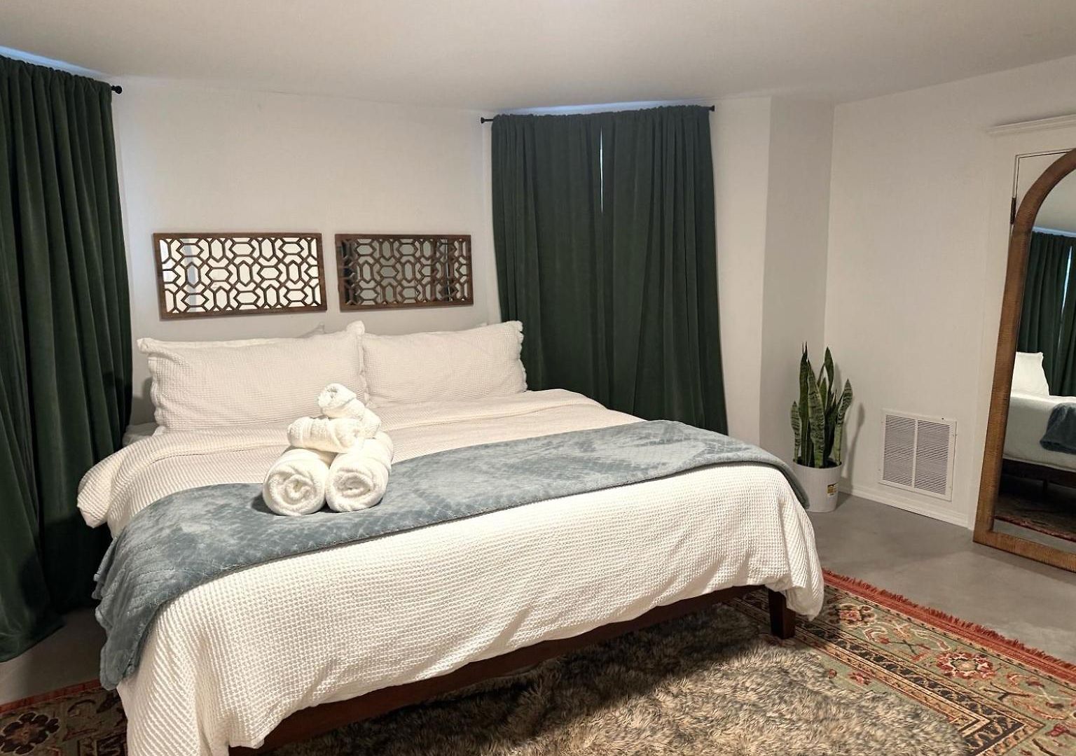Apartment Stunning 3 Bedrooms 2 Bathrooms Getaway Chicago!