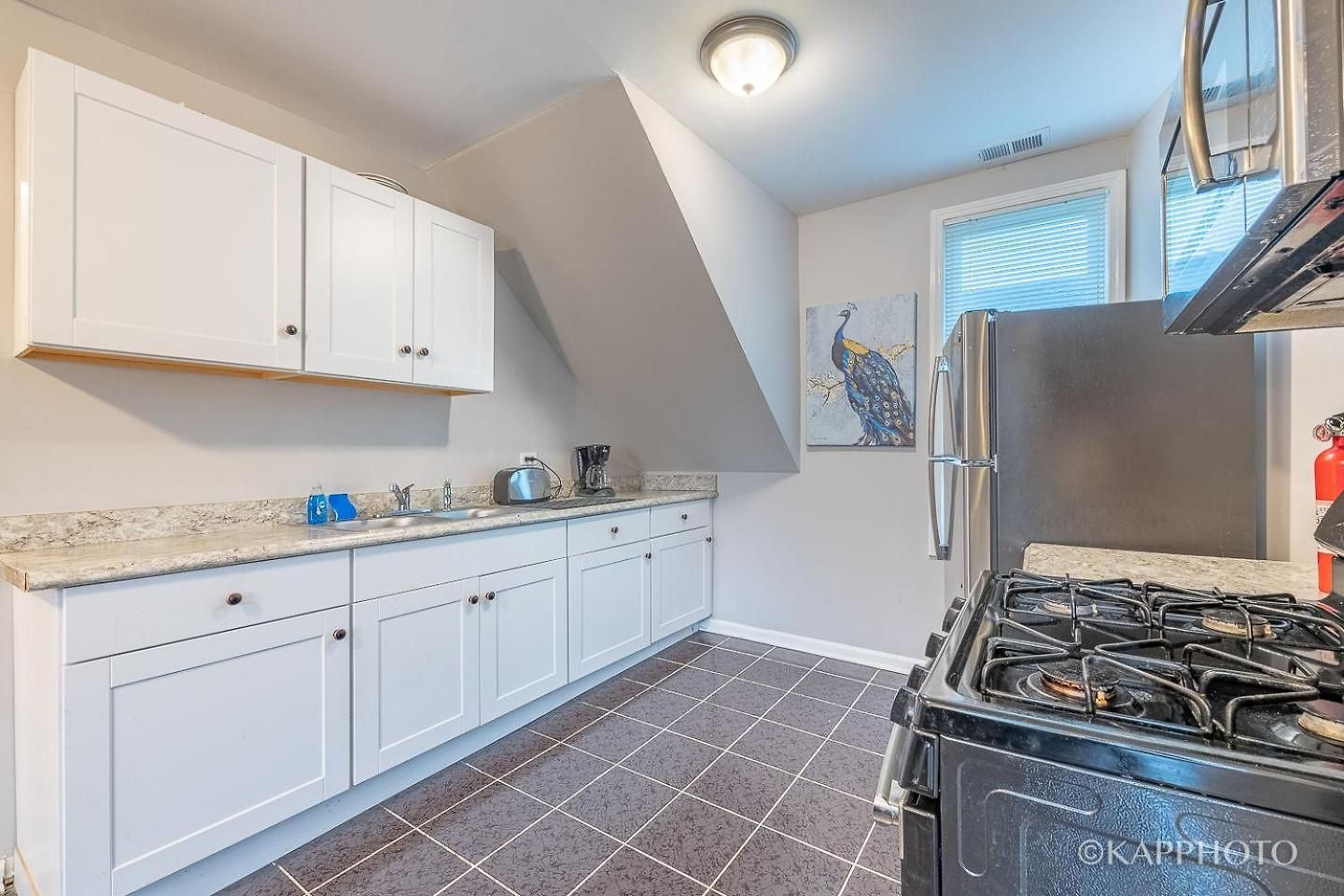 Entire Private Apartment, Near Downtown - Free Parking *