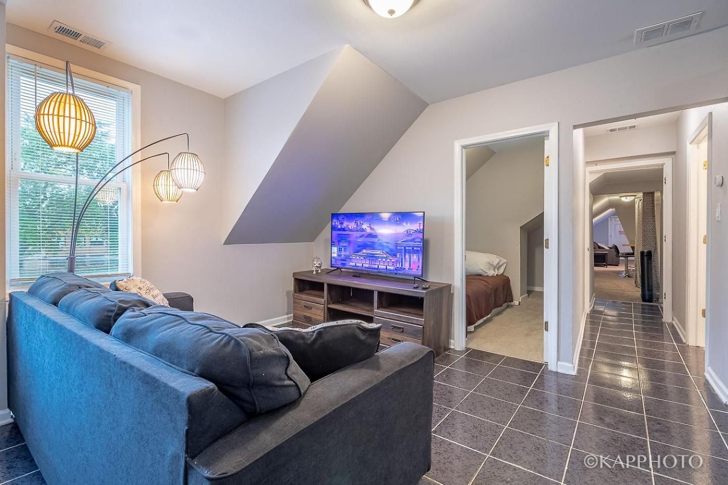 Entire Private Apartment, Near Downtown - Free Parking *