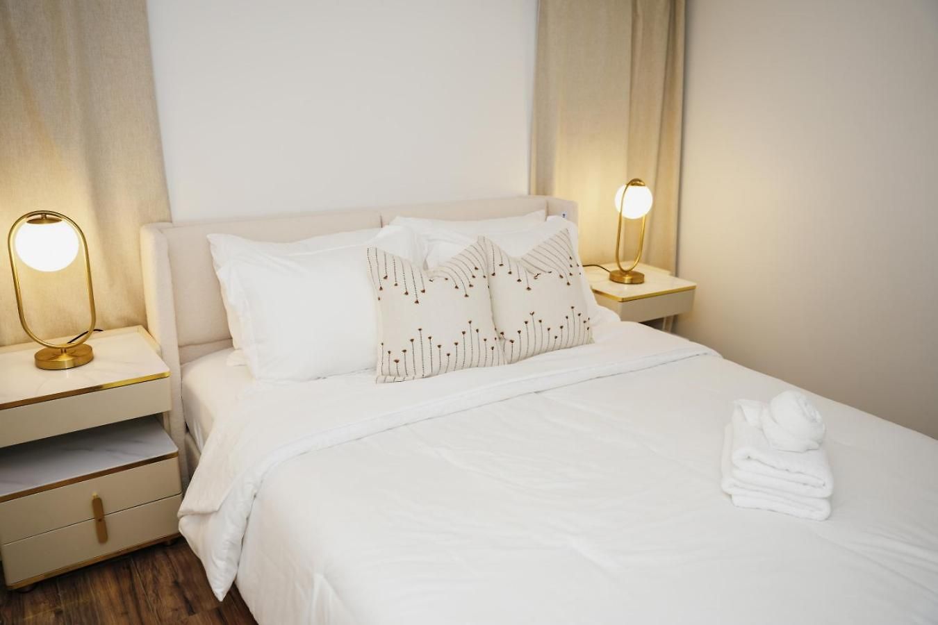 Sleeps 18 • 8br • Game • Gym • Theater Holiday home Chicago