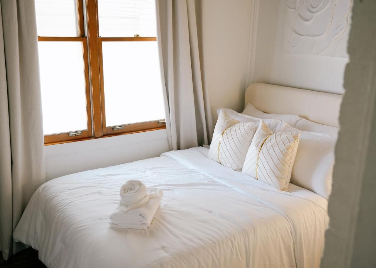 Sleeps 18 • 8br • Game • Gym • Theater * Chicago
