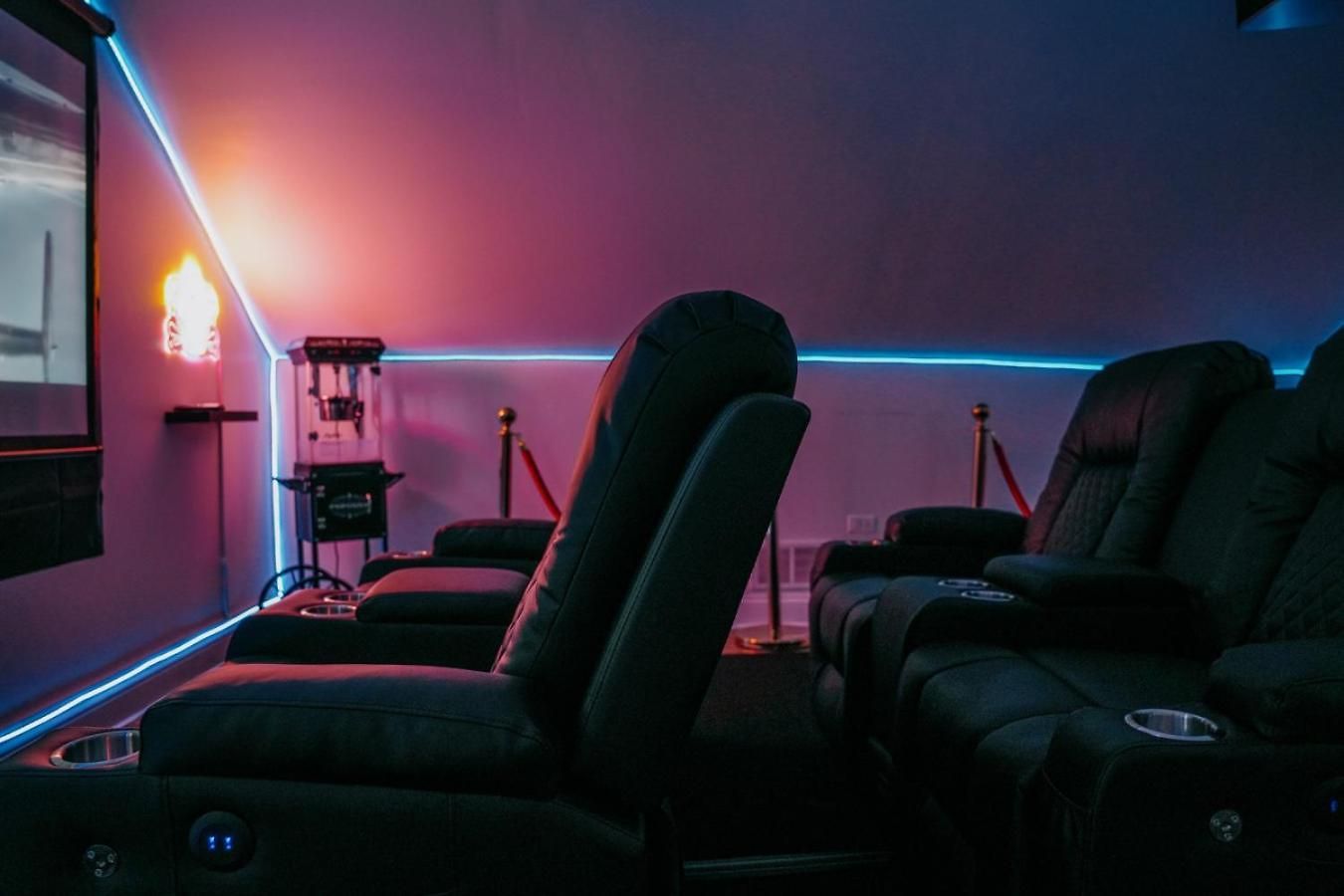 Sleeps 18 • 8br • Game • Gym • Theater Holiday home *