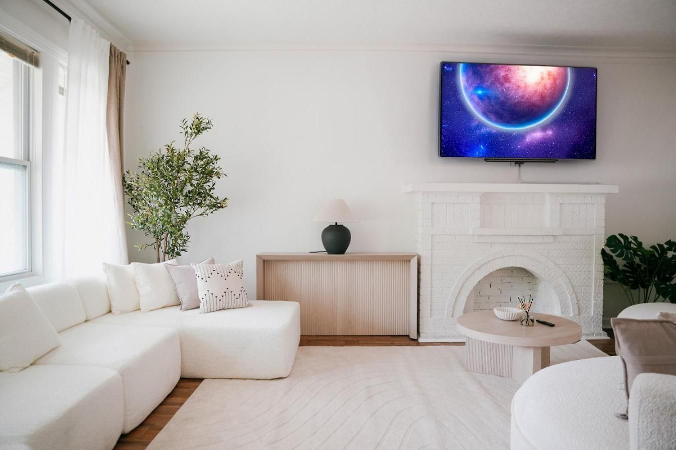 Sleeps 18 • 8br • Game • Gym • Theater Chicago