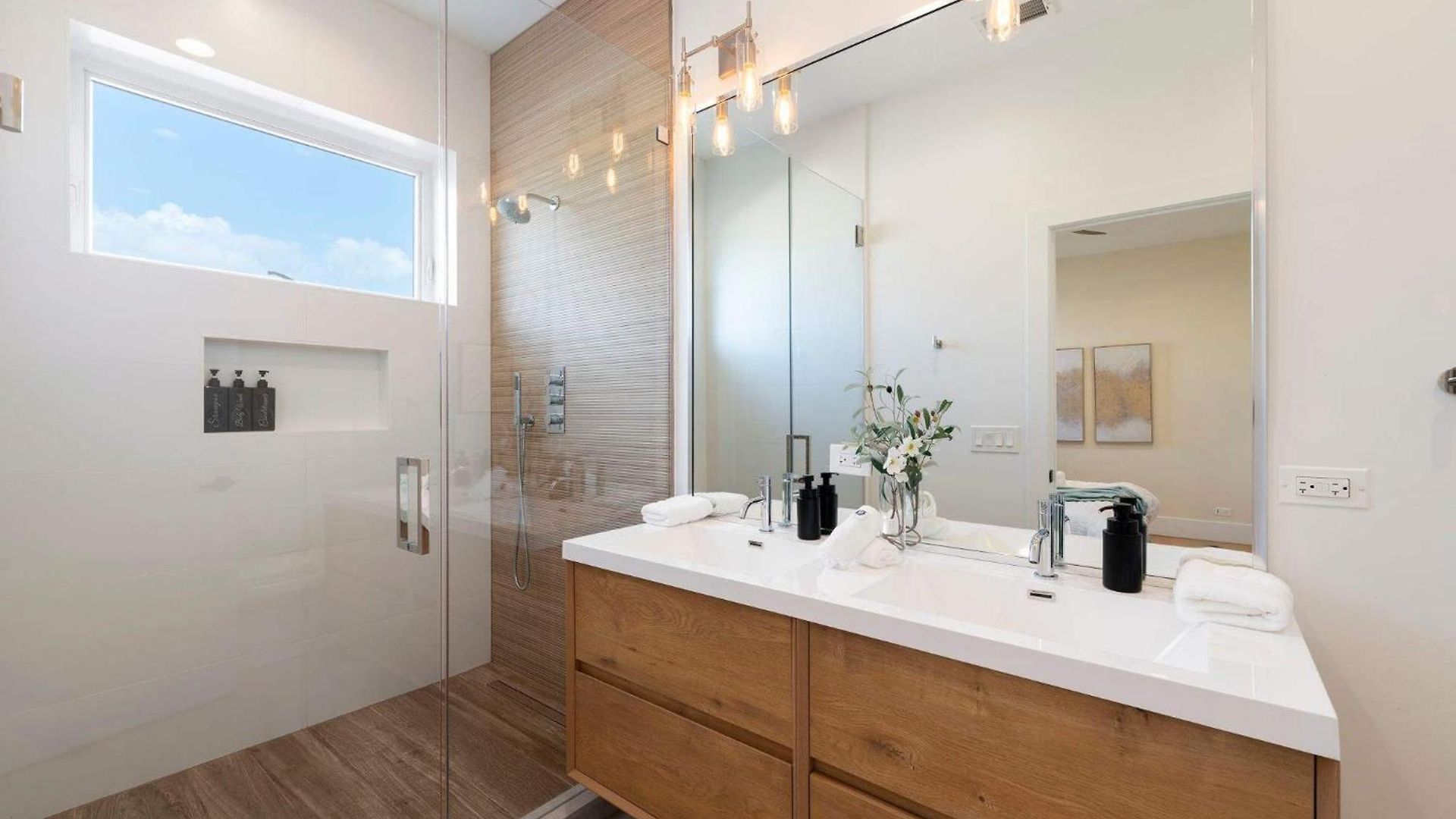 New 3bed 2bath With Parking By United Center Apartment *