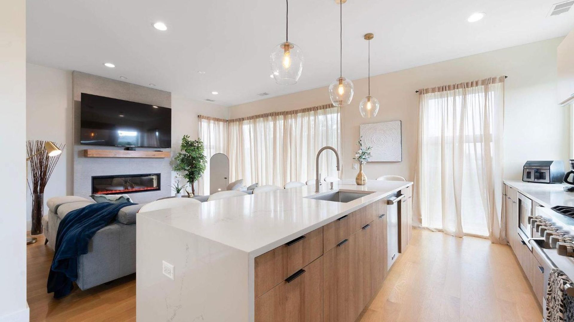 New 3bed 2bath With Parking By United Center Apartment *