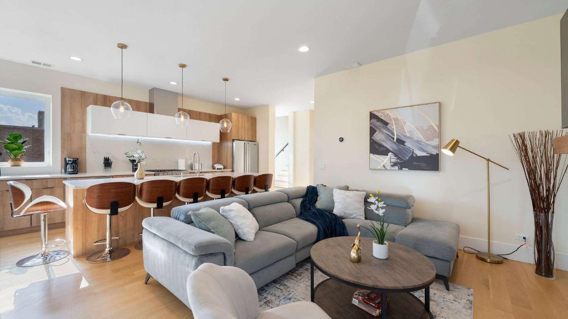 New 3bed 2bath With Parking By United Center *