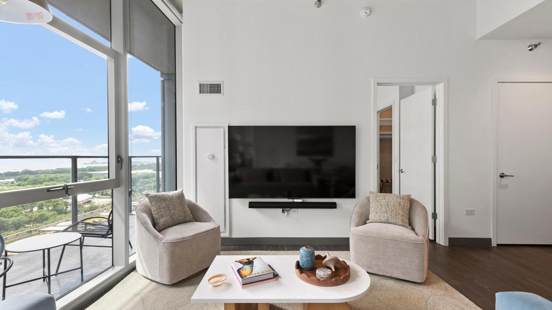 Premier Penthouses And With Captivating Views Of Millennium Park *