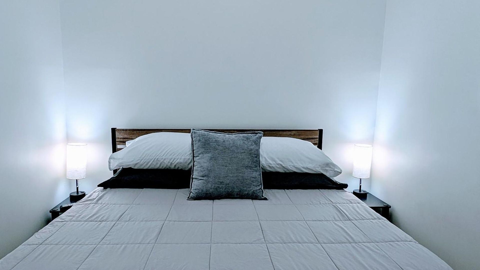 The Roscoe Village Apartment *