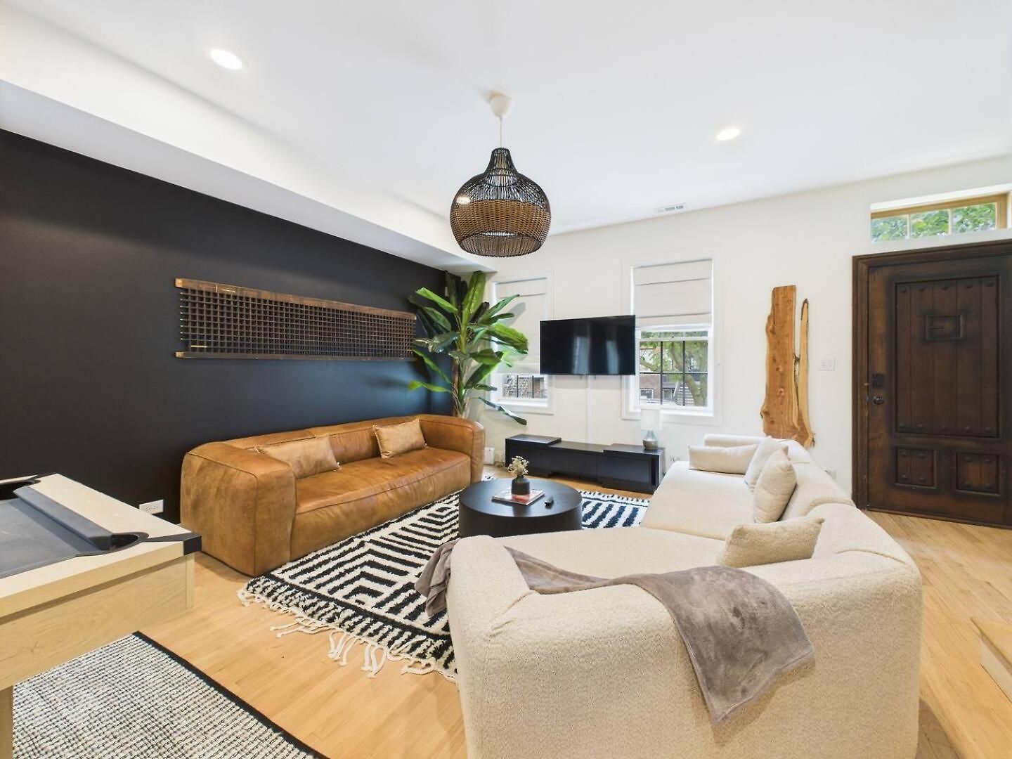Spacious 4br With Outdoor Oasis Apartment