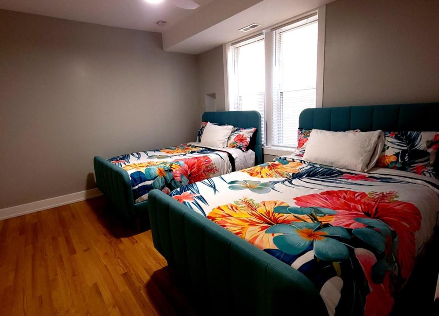 Beautiful 4 Bedroom 2 Bathroom Near Everything