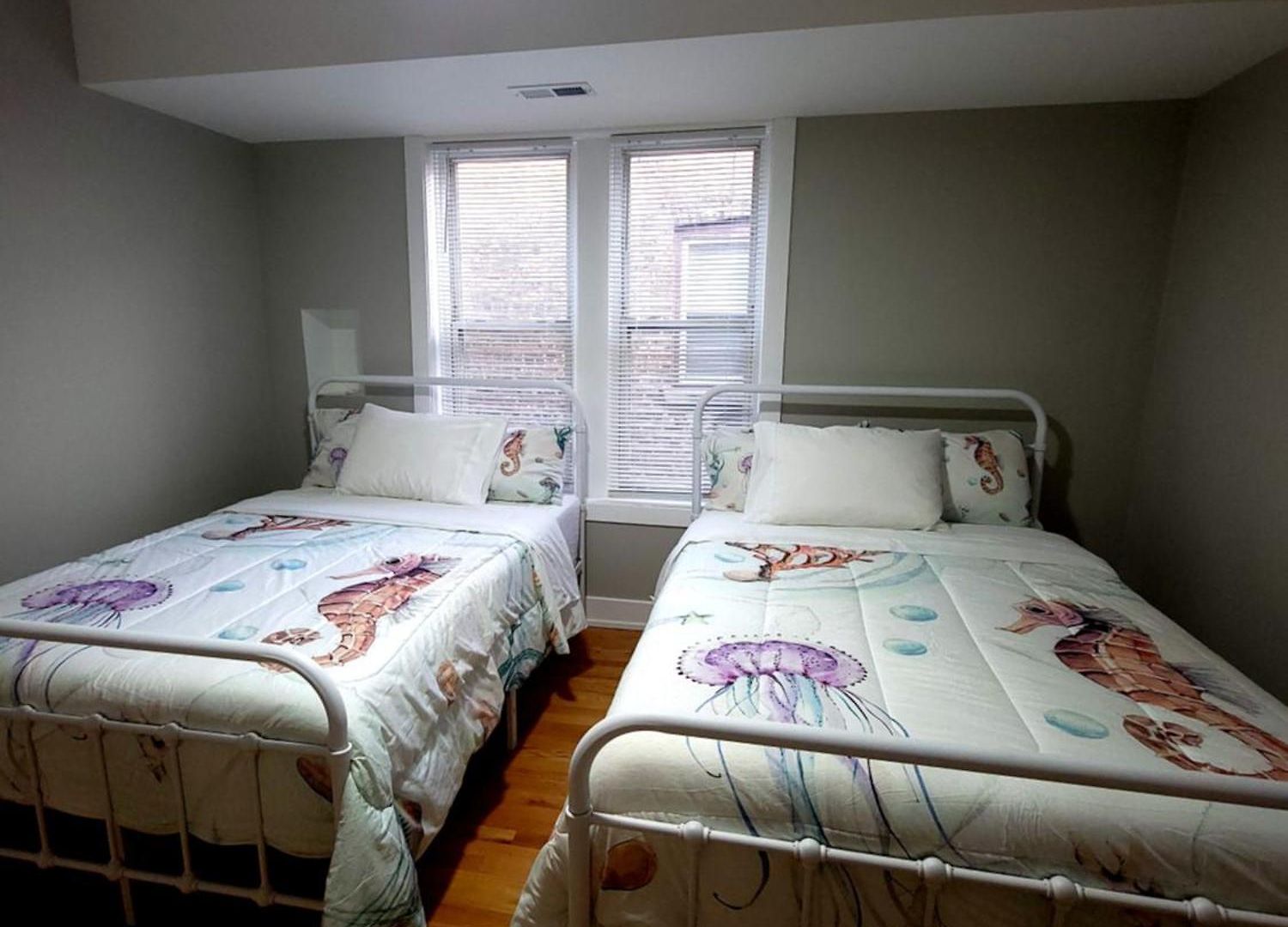 Apartment Beautiful 4 Bedroom 2 Bathroom Near Everything *