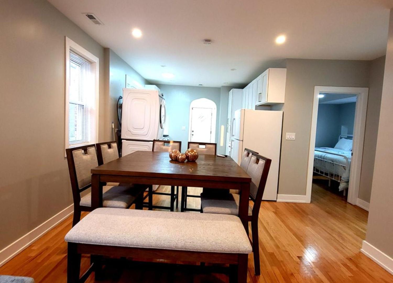 Beautiful 4 Bedroom 2 Bathroom Near Everything *