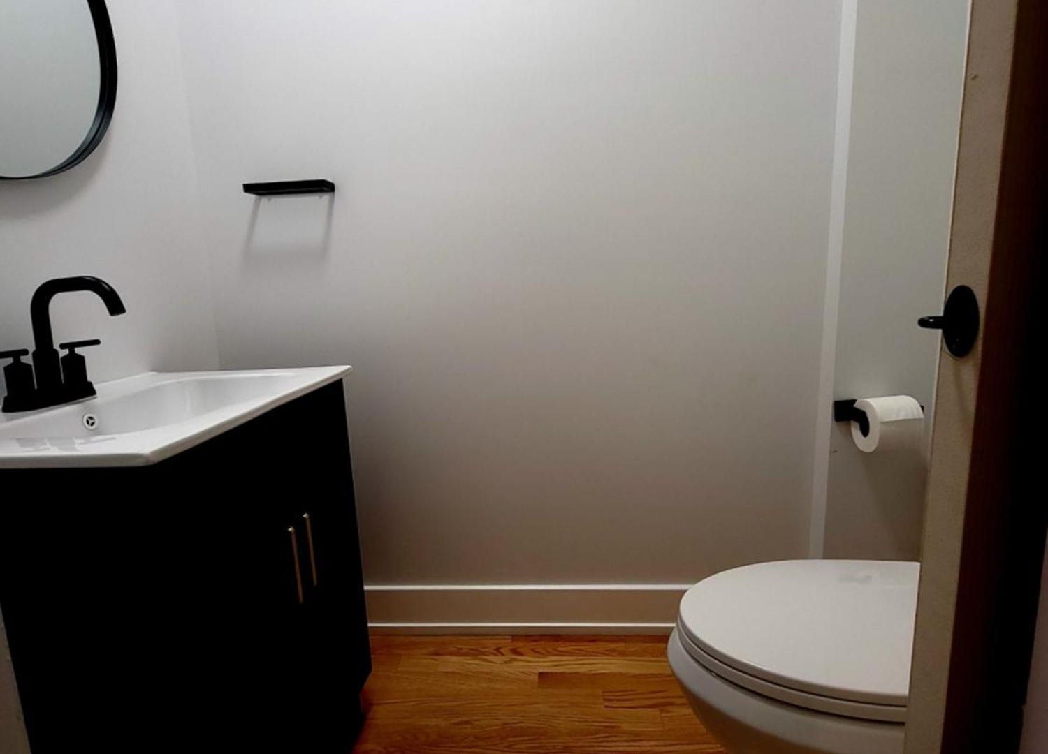 Beautiful 4 Bedroom 2 Bathroom Near Everything * Chicago
