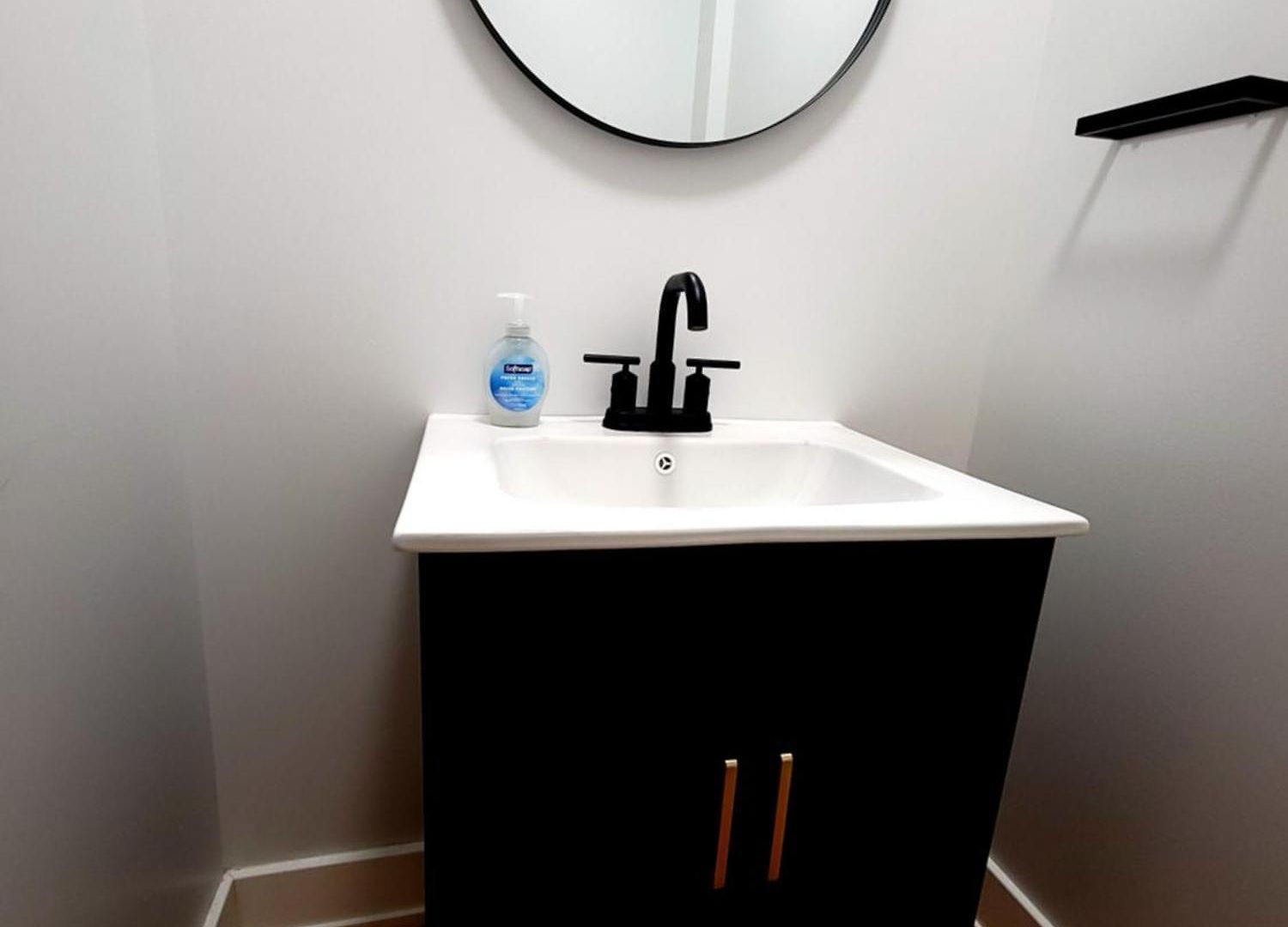 Beautiful 4 Bedroom 2 Bathroom Near Everything Chicago