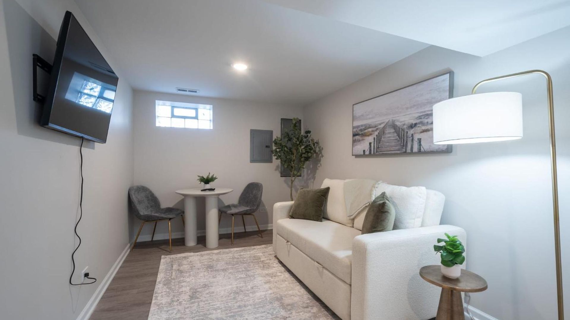 Modern W Private Entrance Washer Dryer Free Parking